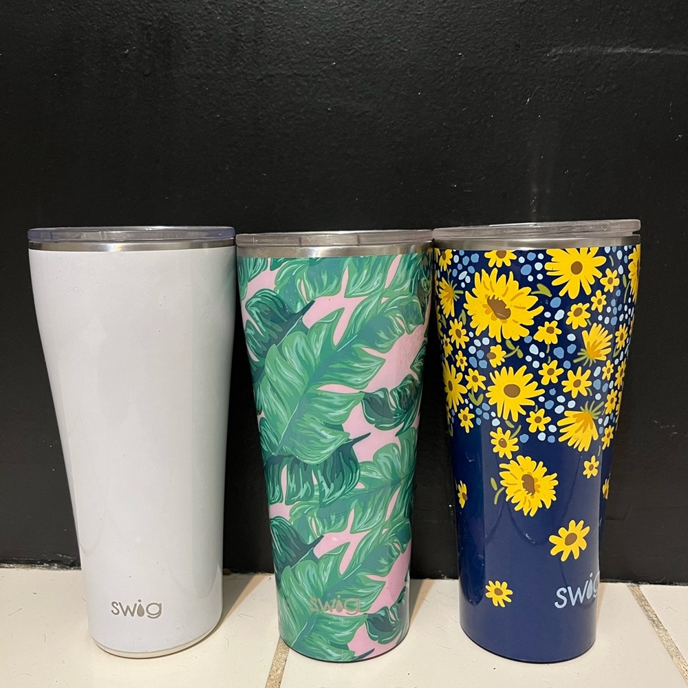 3 32 oz swig cups! Price for all!